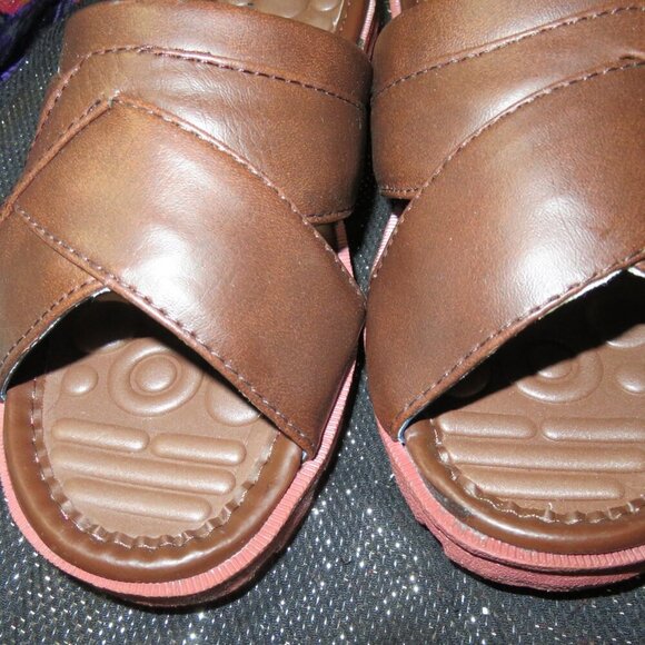 BOGO Mountain Acupressure Foot Massage Reflexology Slip-On Brown Sandals size 9 - Picture 2 of 7